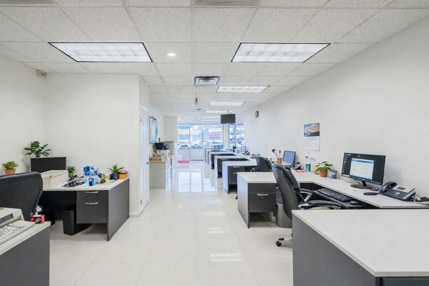 More Photos Of 14610 Rockaway Blvd, Jamaica Office For Sale
