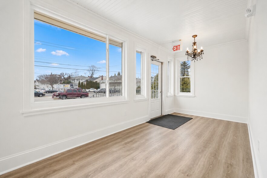 More Photos Of 118 Columbus Ave, Valhalla Office Residential For Lease