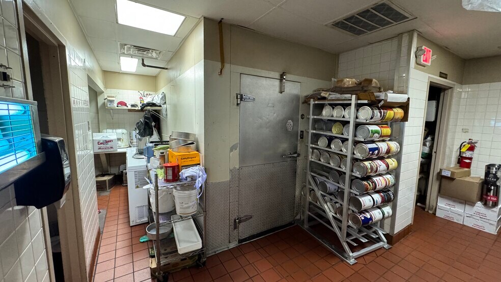 More Photos Of 2100 W Union Blvd, Bethlehem Restaurant For Lease