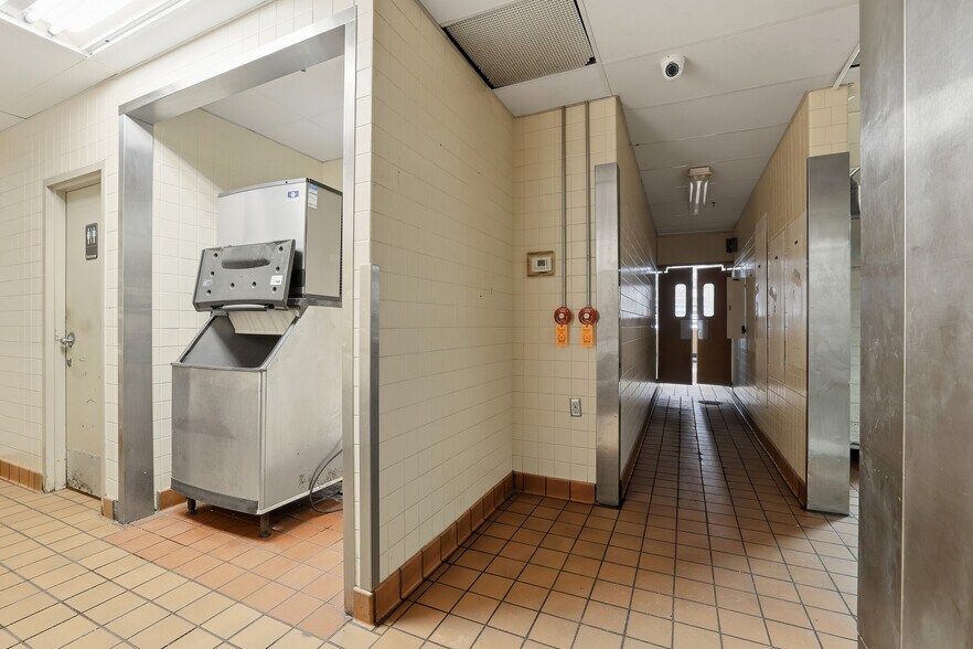 More Photos Of 143 Division St, Stevens Point Restaurant For Sale