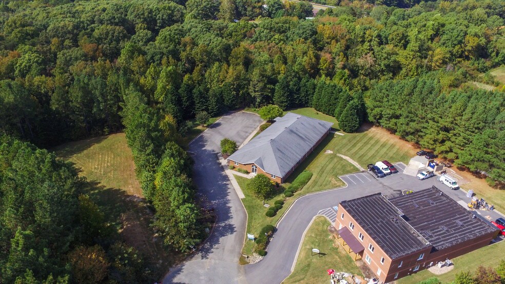 More Photos Of 2442 New Dorset Cir, Powhatan Office For Lease