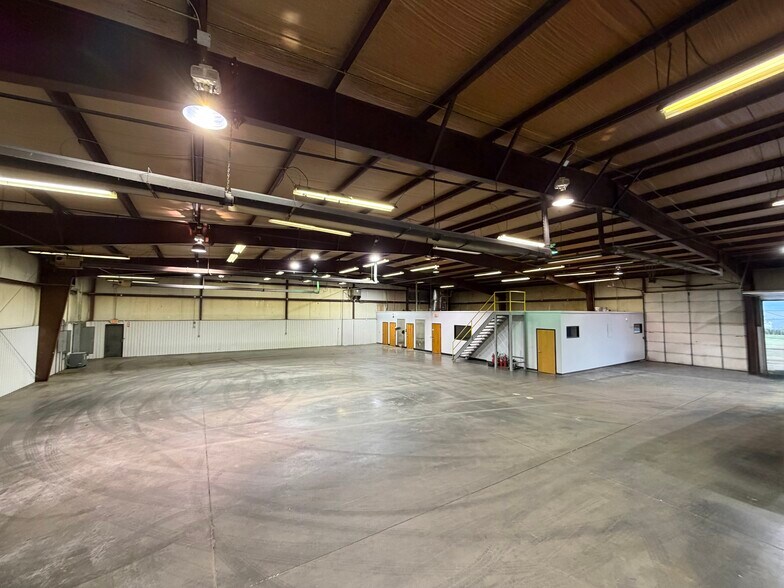 More Photos Of 111 Capital Ct, Nicholasville Industrial For Sale