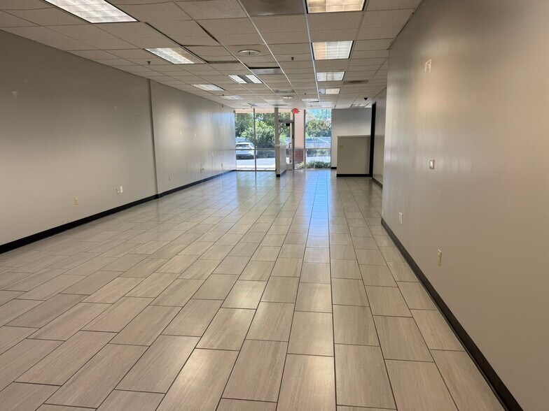 More Photos Of 9370 W Stockton Blvd, Elk Grove Office For Lease