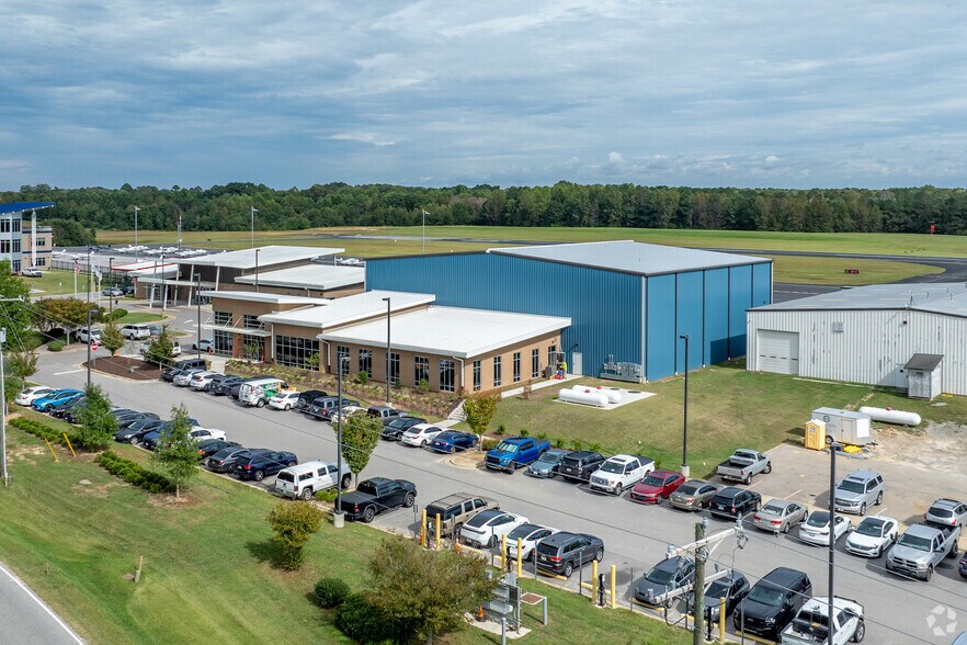 More Photos Of 3149-C Swift Creek Rd, Smithfield Airplane Hangar For Lease