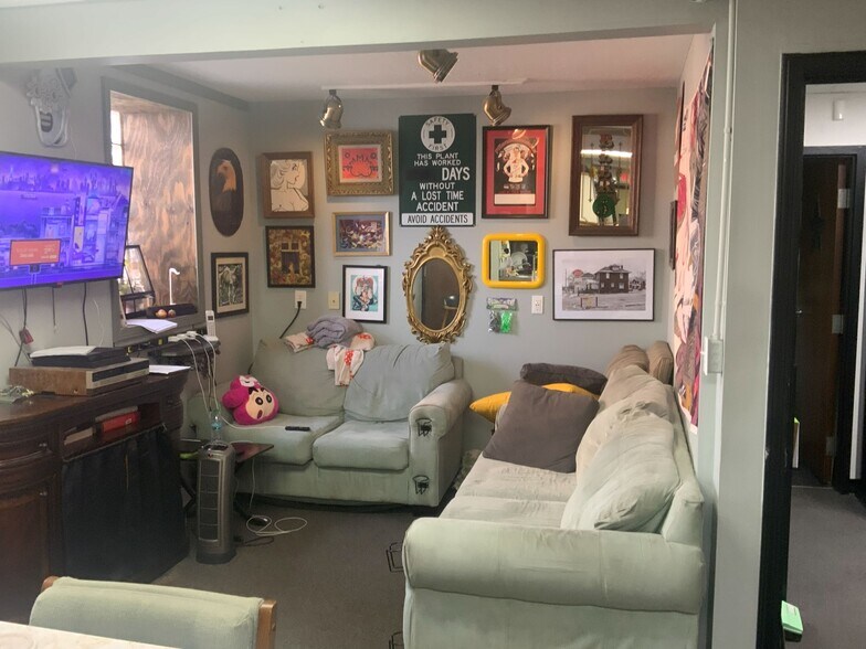 More Photos Of 32 Erie St N, Massillon Storefront Retail Office For Sale