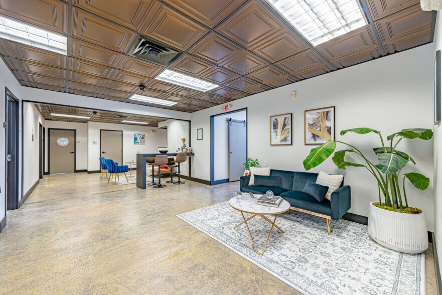 More Photos Of 335 Morganza Rd, Canonsburg Freestanding For Lease