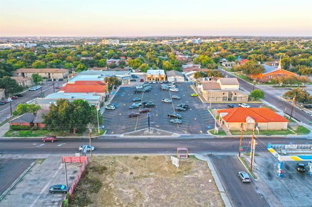 More Photos Of 220 W Hillside Rd, Laredo General Retail For Sale