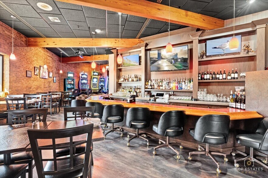 More Photos Of 320 N 2nd St, St Charles Restaurant For Sale
