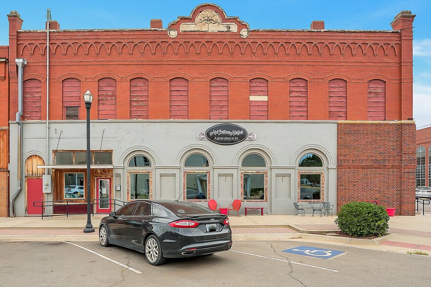 More Photos Of 100 W 4th St, Hobart Restaurant For Sale