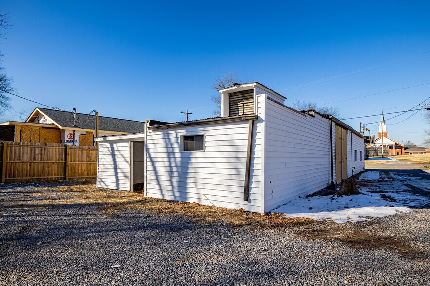 More Photos Of 2336 Old Knoxville Pike, Maryville Light Manufacturing For Sale