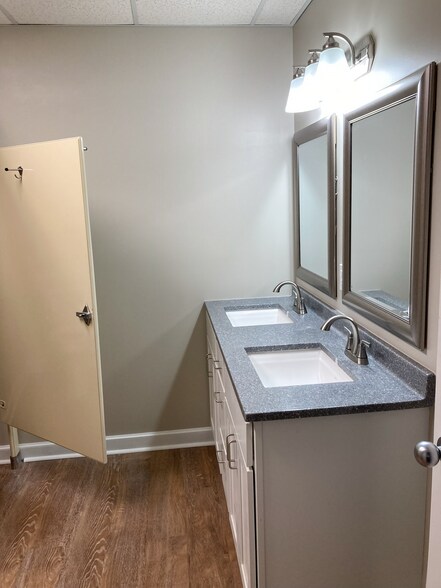 More Photos Of 2326 Centerville Rd, Tallahassee Medical For Sale