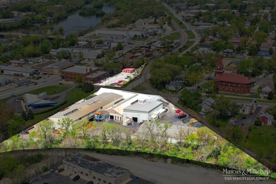 More Photos Of 138 Pierce St, Aurora Warehouse For Sale