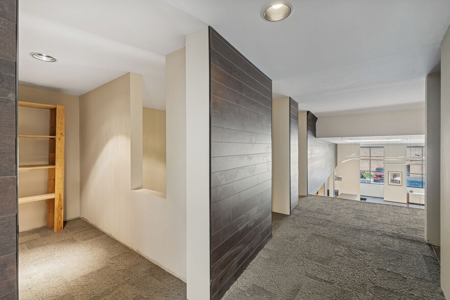 More Photos Of 944 W Huron St, Chicago Office Residential For Lease
