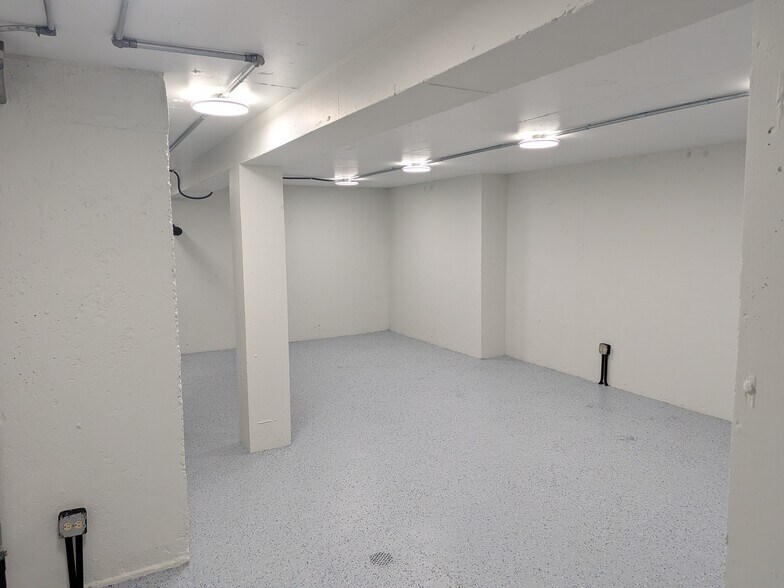 More Photos Of 635 Broadway, Kingston Office Residential For Lease