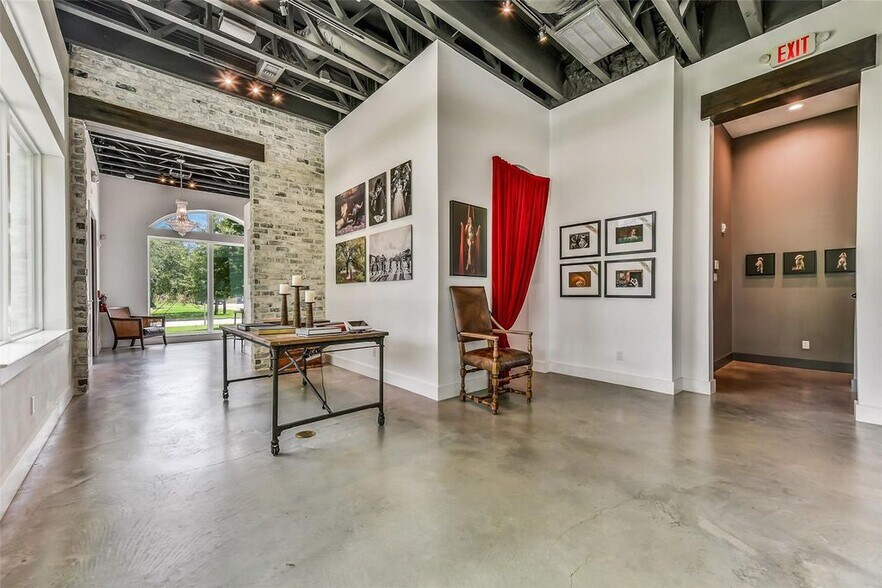 More Photos Of 316 Morningside Dr, Friendswood Loft Creative Space For Sale