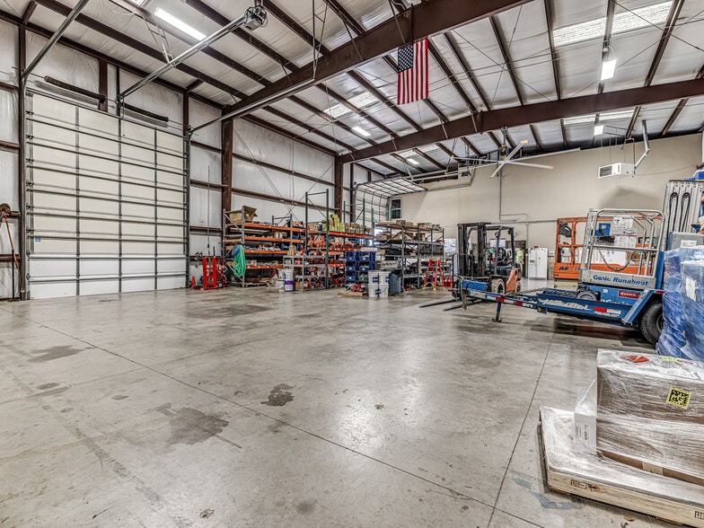 More Photos Of 209 NW 132nd St, Oklahoma City Industrial For Sale