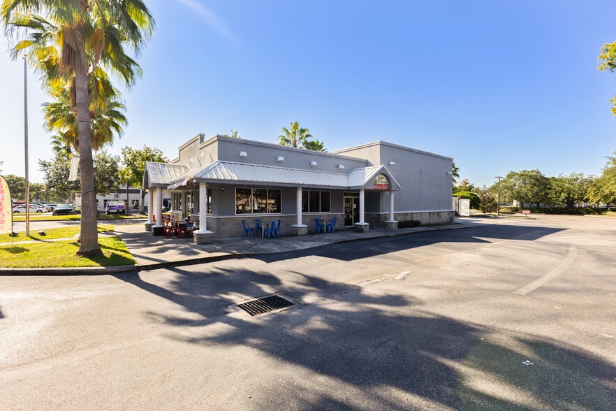 More Photos Of 8841 Commodity Cir, Orlando Fast Food For Lease
