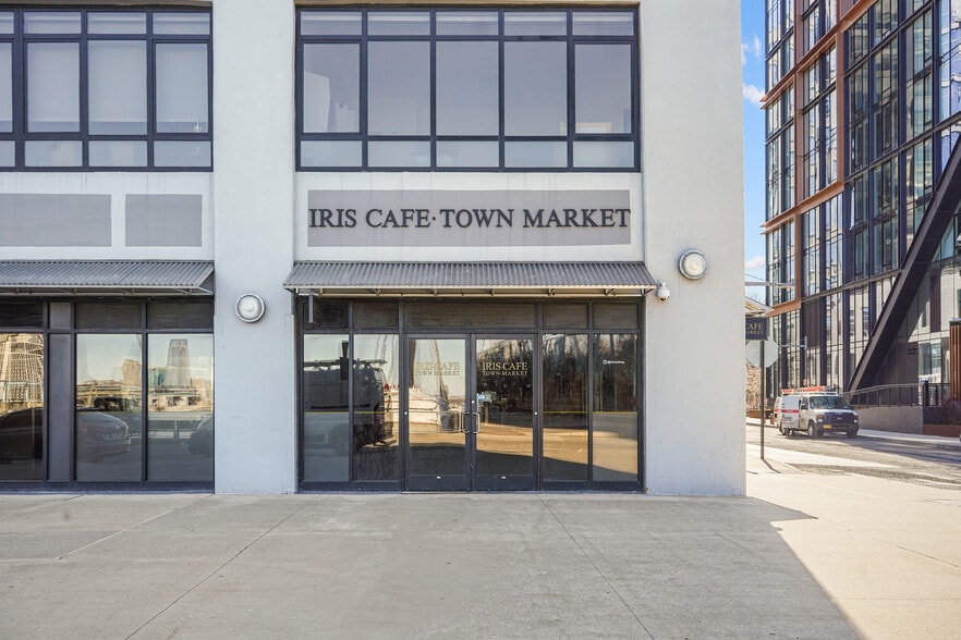 More Photos Of 360 Furman St, Brooklyn Apartments For Lease