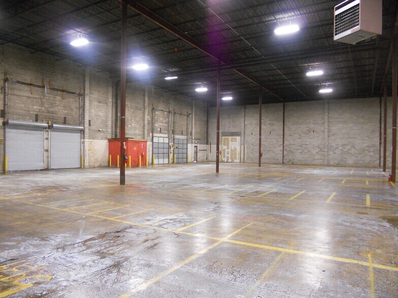 More Photos Of 2700 13th St W, Birmingham Warehouse For Lease