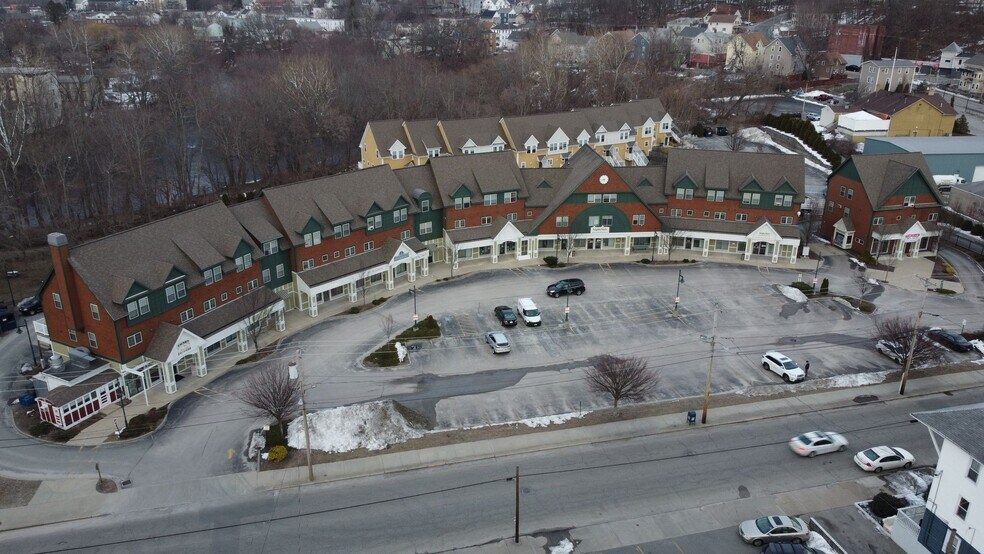 More Photos Of 711 Front St, Woonsocket Fast Food For Lease