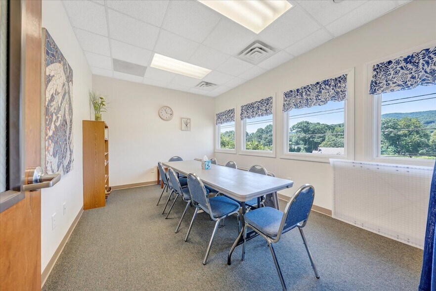 More Photos Of 2408 Electric Rd, Roanoke Medical For Lease