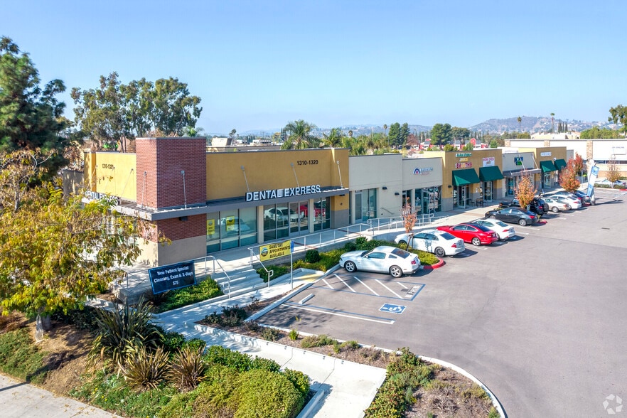 More Photos Of 1310-1328 E Valley Pky, Escondido Freestanding For Lease