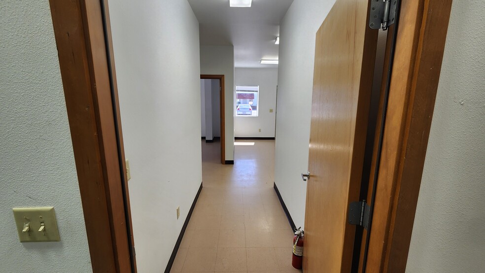 More Photos Of 2445 Robertson Dr, Richland Warehouse For Lease