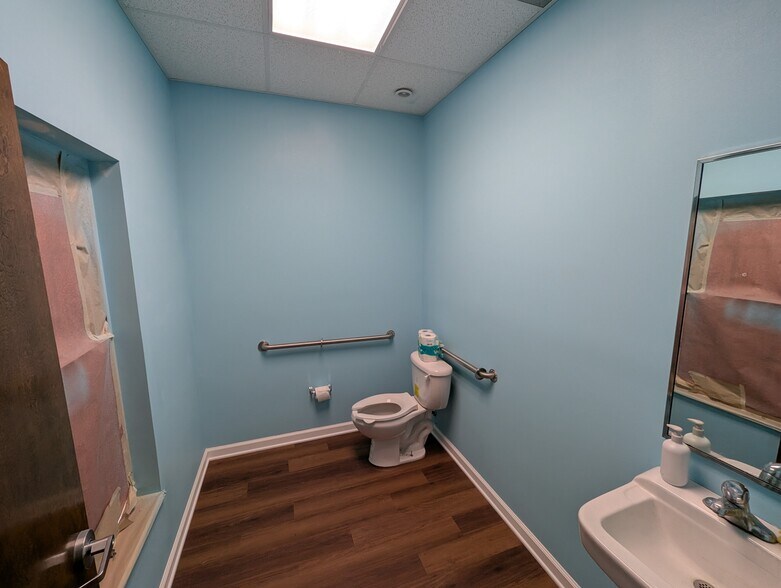 More Photos Of 1710 36th St, Vero Beach Medical For Sale