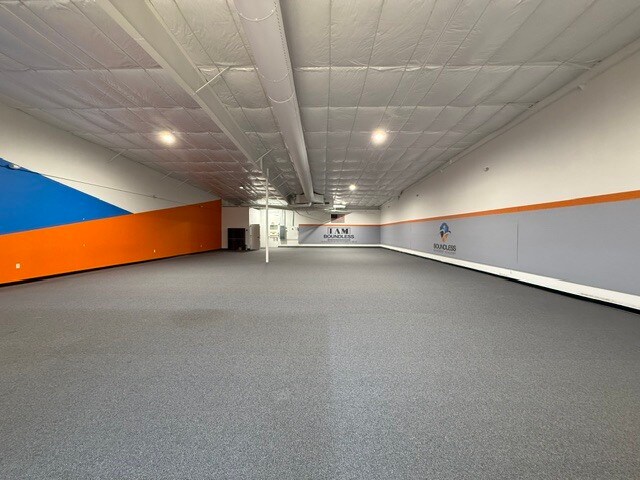 More Photos Of 100 Walmart Dr, Morrilton General Retail For Lease