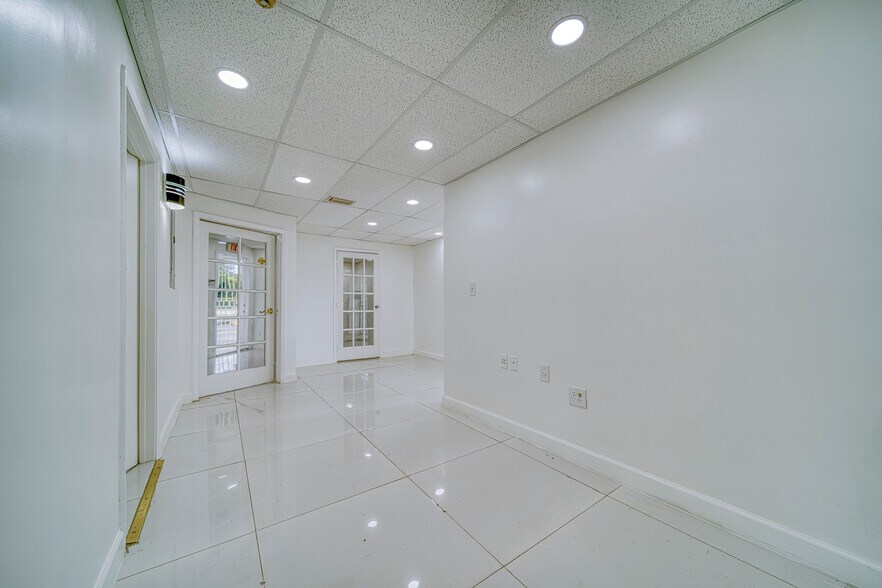 More Photos Of 1225 NE 162nd St, North Miami Beach Medical For Lease