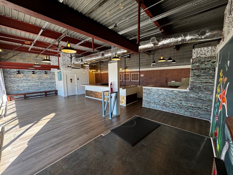 More Photos Of 2830 Wade Hampton Blvd, Taylors Freestanding For Lease