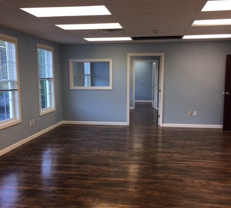 More Photos Of 4 Market Place Dr, York Office For Lease