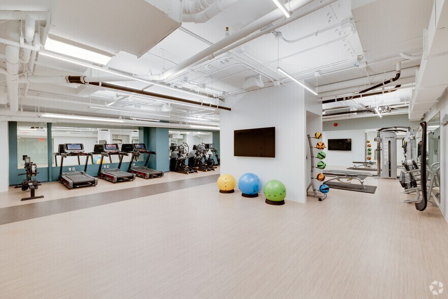 More Photos Of 2001 L St NW, Washington Coworking Space