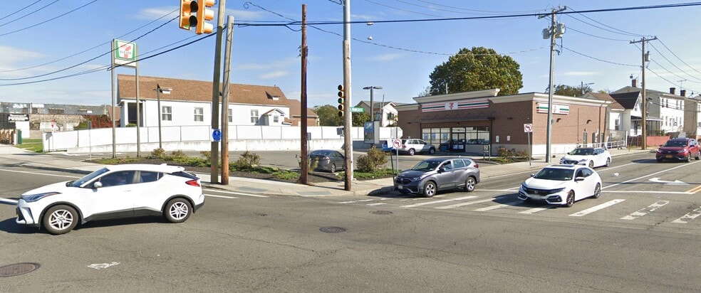 More Photos Of 66 S Franklin St, Hempstead Freestanding For Lease
