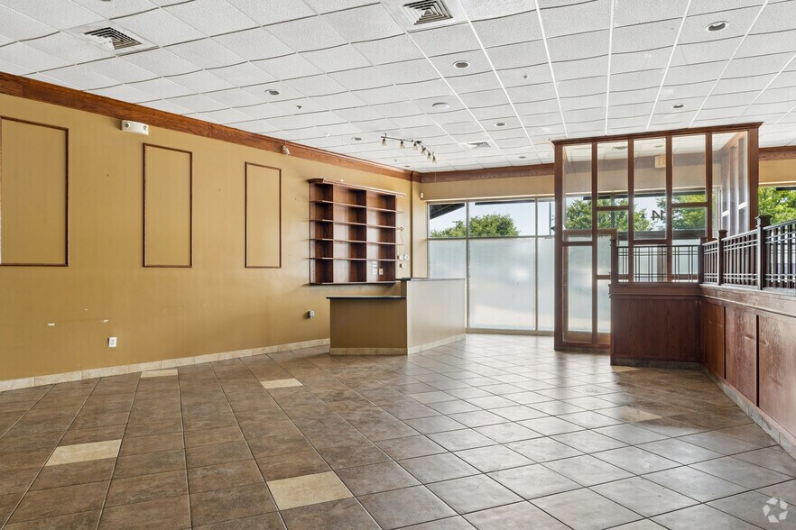 More Photos Of 521 Fletcher Dr, Warrenton Unknown For Lease
