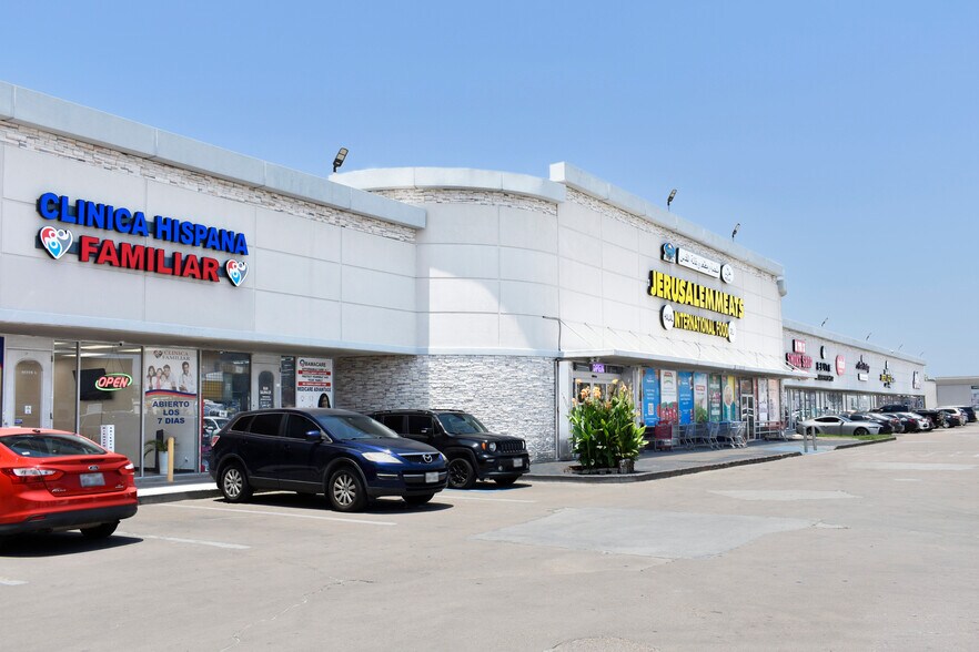 More Photos Of 3330 Hillcroft Ave, Houston Unknown For Lease