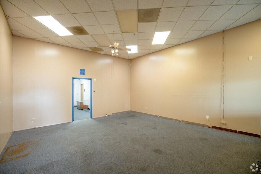 More Photos Of 2304 18th St, Kenosha Unknown For Lease