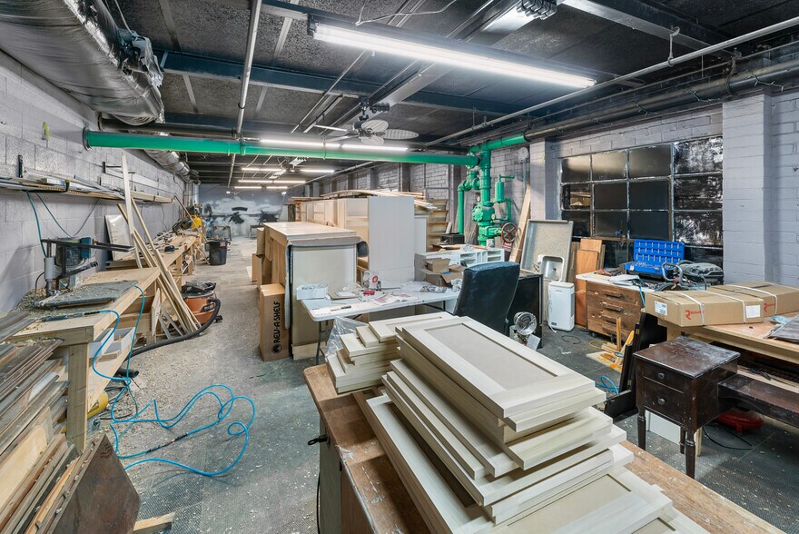 More Photos Of 580 Sw Broad St, Jesup Light Manufacturing For Sale