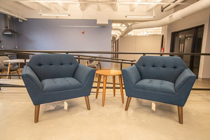 More Photos Of 615 Ferry St, Lafayette Office For Lease