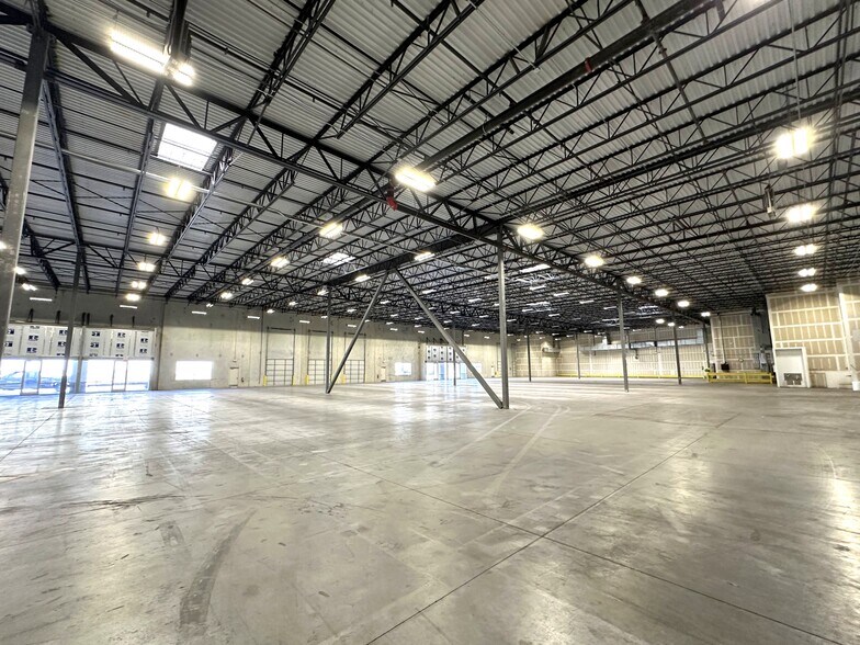 More Photos Of 3660 Thousand Oaks Dr, San Antonio Unknown For Lease