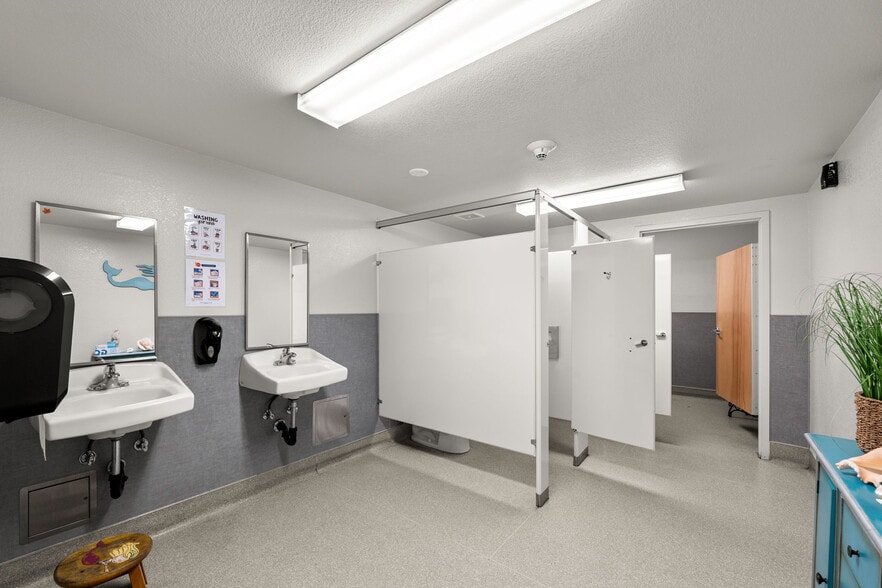 More Photos Of 9944 Highland Ave, Rancho Cucamonga Religious Facility For Lease