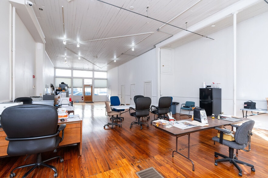 More Photos Of 111 S Augusta St, Staunton Storefront Retail Office For Sale