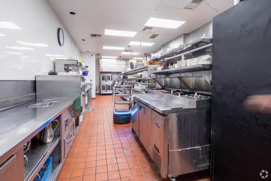 More Photos Of 2148 Beltline Rd SW, Decatur Restaurant For Sale