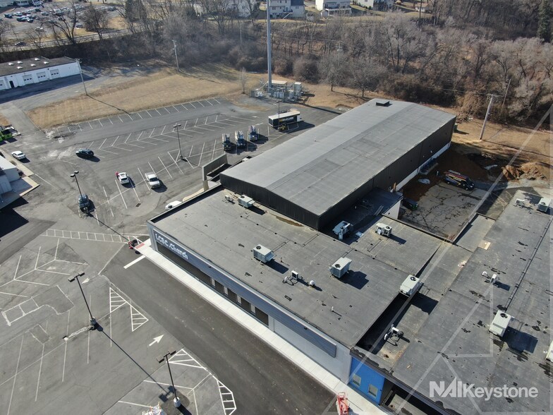 More Photos Of 172 Shillington Rd, Sinking Spring General Retail For Lease