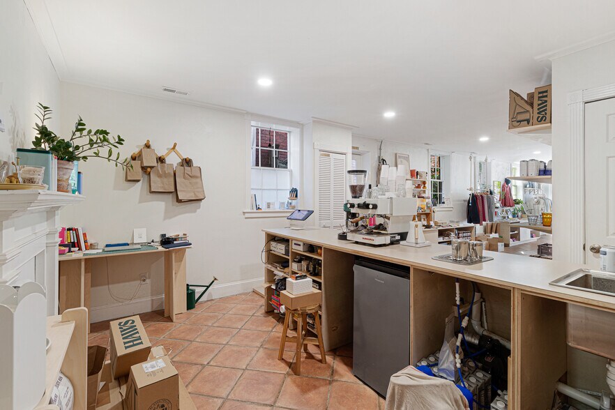 More Photos Of 119 Turner St, Beaufort Storefront Retail Office For Sale