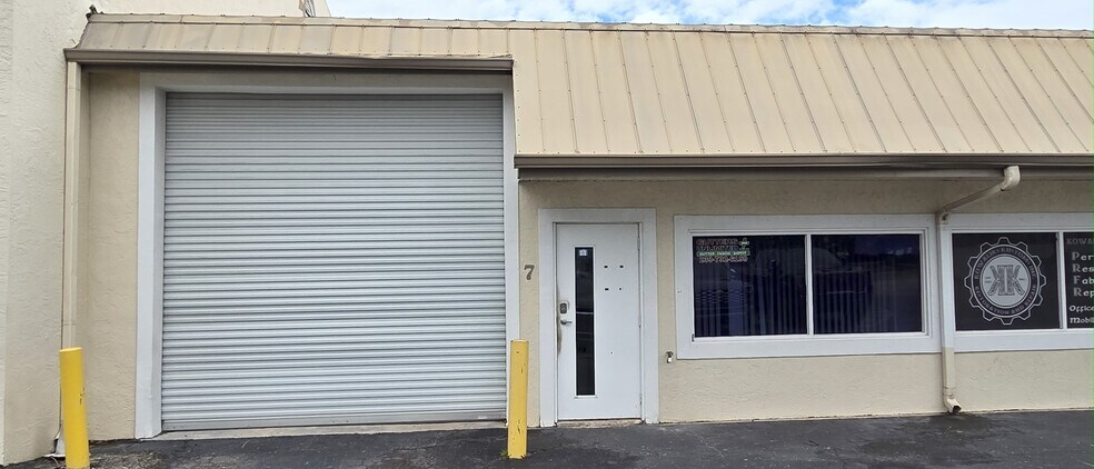 Primary Photo Of 5701 Houchin St, Naples Manufacturing For Lease
