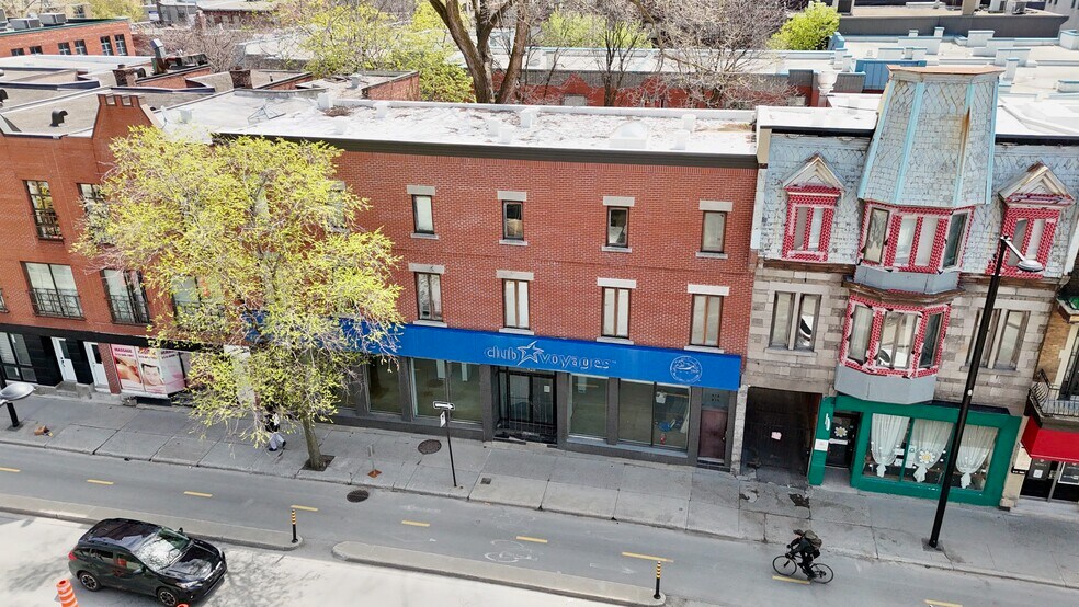 More Photos Of 920 Boul De Maisonneuve E, Montréal General Retail For Sale