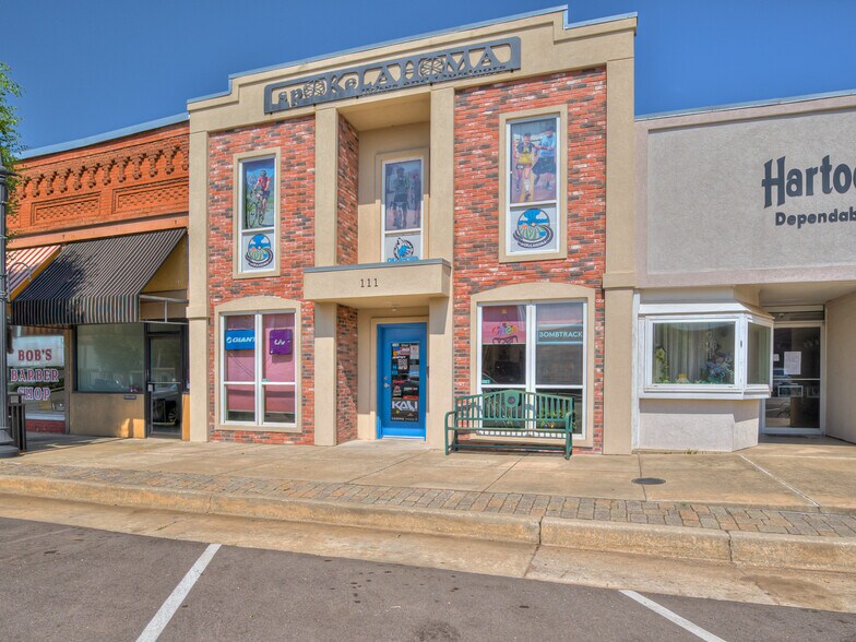 More Photos Of 111 N Broadway St, Tecumseh Office For Sale