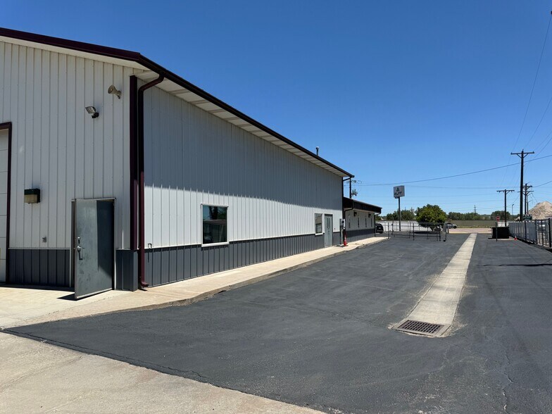 Primary Photo Of 3930 S US Highway 85 87, Colorado Springs Showroom For Sale
