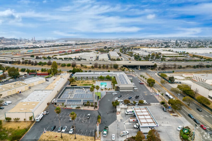 More Photos Of 915 W Cutting Blvd, Richmond Hotel For Sale